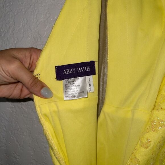 NWT‎ Abby Paris x Lucci Lu Neon Yellow Glitter Tulle Gown Size 2 - Picture 10 of 14